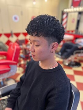 キングスマントーキョー 立川北口店(KINGSMAN TOKYO) アップバング / ツーブロック / スキンフェード 【立川】