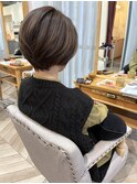 ちょっぴりクールなベージュ色