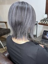 ブレイズヘアー(BLAZEhair)&nbsp;【筋感デザイン】グレーシルバーバレイヤージュ×ブリーチ２回