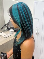 ダブルトーキョー シブヤ(W-TOKYO SHIBUYA)&nbsp;レイヤーカットアンブレラカラーハイトーンブリーチウルフカット