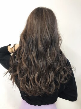 バズ ビー(BUZZ Bee) 【梅田】ハイライト×アッシュベージュ