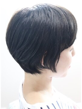 ウィスカーヘアー(whisker hair) ショートボブ