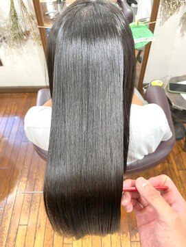 美容室 メザミー MESAMIES ツヤ髪うる髪大人きれいセミウェットストレートロング縮毛矯正