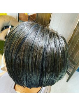 モハナ(m.ohana) 美シルエットなショート