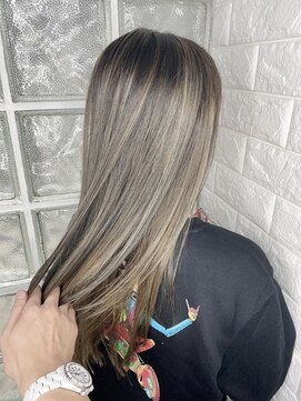 ロア 中目黒(loa) レイヤーロング/グレーベージュ/黒髪/前髪パーマ[中目黒]