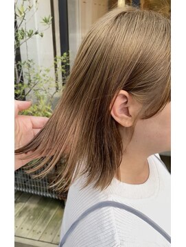 シーバイリリア(siie by LILIA) キラキラベージュカラー