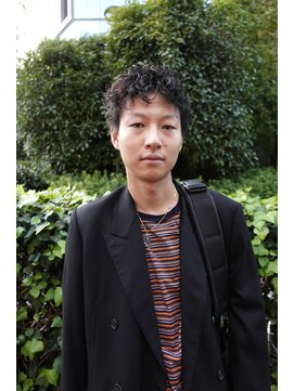 シイ(SIE) スパイキーショート×ピンパーマ