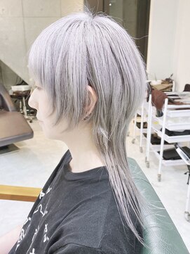 デイズ(days) ブリーチデザイン×ホワイトグレージュカラー　ウルフヘア