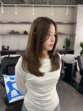 トーン(tone) 大人ワンカールレイヤー×ベージュヘア