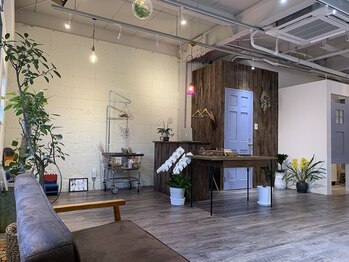 シャークス(Sharks)の写真/あなたの”なりたい”を叶える！経験豊富なStylistが洗練されたカット技術をご提供◎笑顔が映えるstyleに