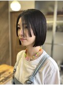 ブラント束感ストレートボブ