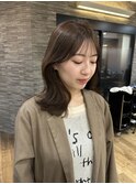 ミディアムヘアー／くびれスタイル／レイヤーカット