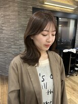 ミラ(MIRA)&nbsp;ミディアムヘアー／くびれスタイル／レイヤーカット