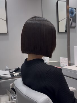 アリュア(Allure) 切りっぱなしボブ/ミニボブ