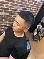 ミリオンバックス 神田店(Million Bucks)&nbsp;クロップフェード[フェード/メンズ/メンズカット/眉毛]