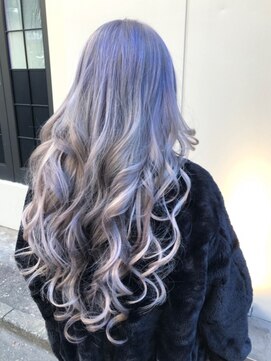 リゼル ユア 渋谷(RISEL YUA) ホワイトアッシュのスーパーロングヘア