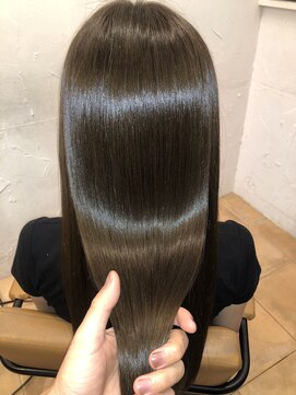 アコンプリッシュ 代官山 恵比寿(accomplish) プラチナミネコラ