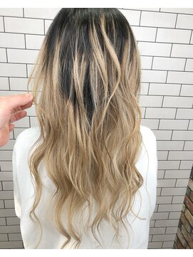 ルーナヘアー(LUNA hair) 『京都ルーナ』ホワイトベージュ×バレイヤージュ【草木真一郎】