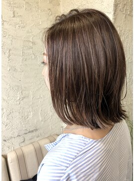 ペネロープ(Penelope) 外はねボブ/切りっぱなし 担当　夕島