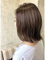 ペネロープ(Penelope) 外はねボブ/切りっぱなし 担当 夕島