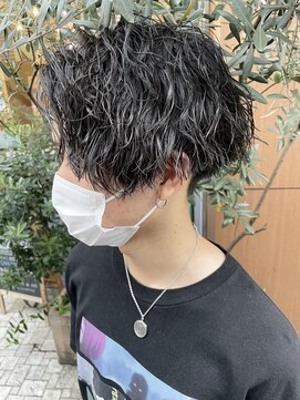 ネオリーブアイム 横浜西口店(Neolive aim) 横浜★ 前下がりマッシュに縦落ちツイストスパイラル