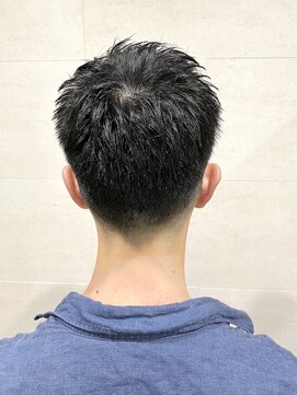 グレイスフル バーバープラチナム 六本木店(Graceful Barber platinum) ベリーショートグラデーションアップバング