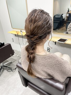 リグ 横浜(Lig.) パーティーアレンジ編み下ろしゆるウェーブ