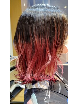 ゼル 熊谷(ZELE) 派手髪ピンクカラー