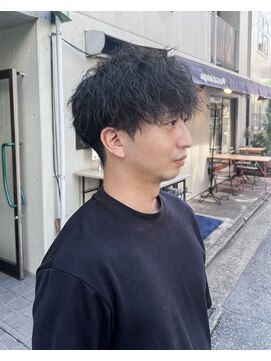 オムファミーユラグ(homme, famille raugh) 刈り上げマッシュにツイストスパイラル