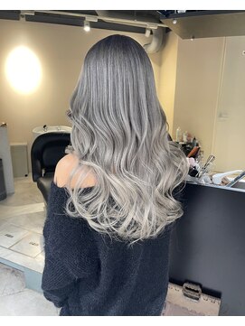 アミル(amiLe) ホワイトグレージュ/ロングヘア