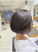 透明感ある白髪ぼかしマットカラー乾かしただけでまとまるボブ