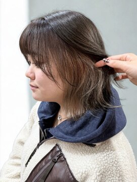 透明感オリーブベージュ×インナーミディ