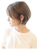 レウナ 外苑前(Reuna)&nbsp;大人可愛く決まるひし形ショートボブ