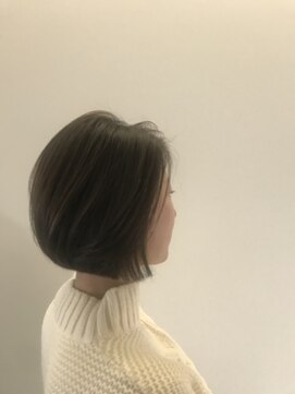 ヘアーメイクス 前下がりショートスタイル