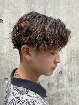 バイフィフス 原宿/表参道(by fifth) 波巻きツイストスパイラルパーマセンターパートツーブロック