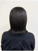 外ハネ切りっぱなしボブ