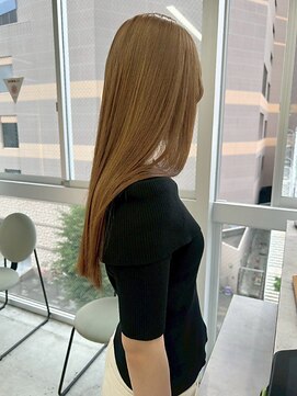 ロイオブジゼル(roi of GiseL) ロング　ケアブリーチ　ミルクティーベージュ　艶髪　10代20代