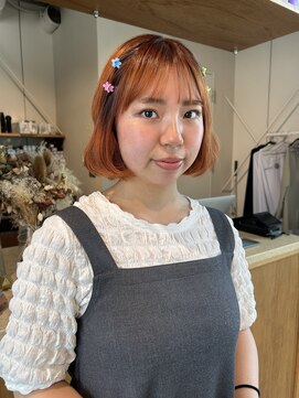 エルム 原宿 表参道(yelm) ブリーチ1回でできる顎ボブオレンジピンクカラー