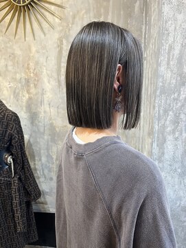 フルアヘッド(FULL A HEAD) 秋冬人気・極細ハイライト切りっぱなしボブ