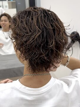 ビカム 名駅(become) 【ブラウンカラーサーフカール】センターパートコンマバング