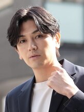 ブルニール 心斎橋(BLEUNIR)&nbsp;フェザーパーマ　ビジネスヘア　センターパート　大人メンズ