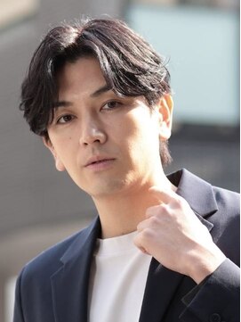 ブルニール 心斎橋(BLEUNIR) フェザーパーマ　ビジネスヘア　センターパート　大人メンズ