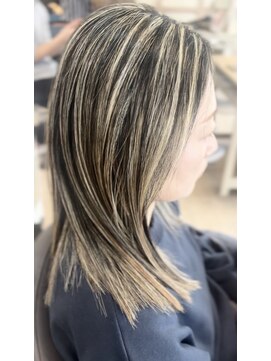 ブルーム 八千代緑が丘(bloom) 黒髪と白髪を活かす地毛ハイライト