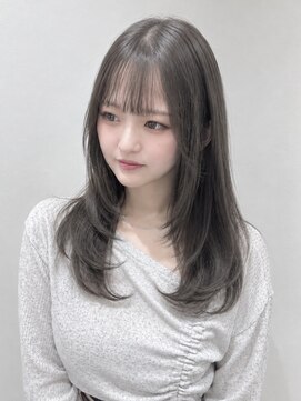 リア(Li'a by neolive) ロングレイヤー × ミントグレージュ