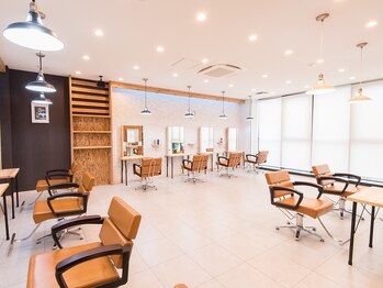 Agu hair palm 港店【アグ ヘアー パルム】