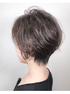 ウィロー(WILLOW) 【WILLOW】品よくかわいい大人のショート（井下貴史）