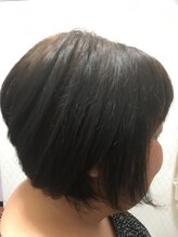 ポップ(POP) 前下がり ショート