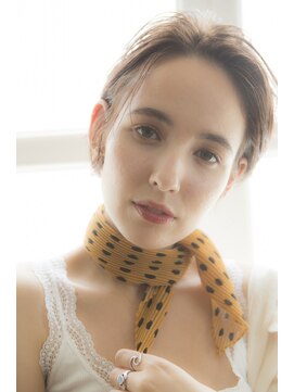 ミエル ヘア 新宿(miel hair) 〈mielhair新宿〉透明感カラー　耳掛けショート