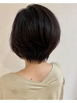 イソラヘアアトリエ(Isola hair atelier) 【Isola】やわらか×前下がりショート