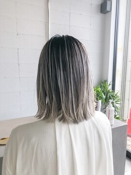 イロ(iro.) バレイヤージュ